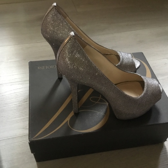 Enzo Angiolini, size 8, gold shimmer - Picture 5 of 8